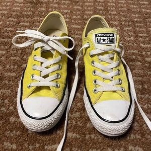 Converse low rise yellow